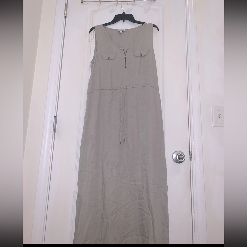 MAXI STUDIO SLEEVELESS DRESS